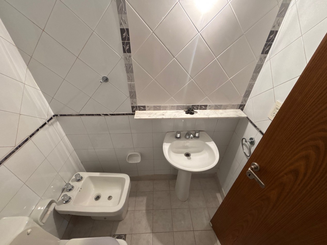 3 Ambientes + dependencia y Balcon 