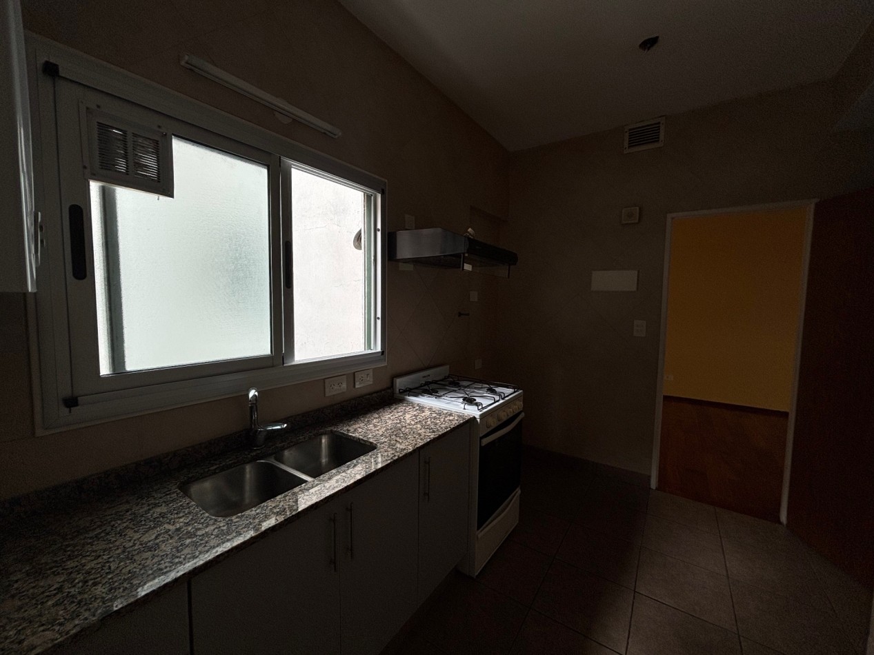 3 Ambientes + dependencia y Balcon 