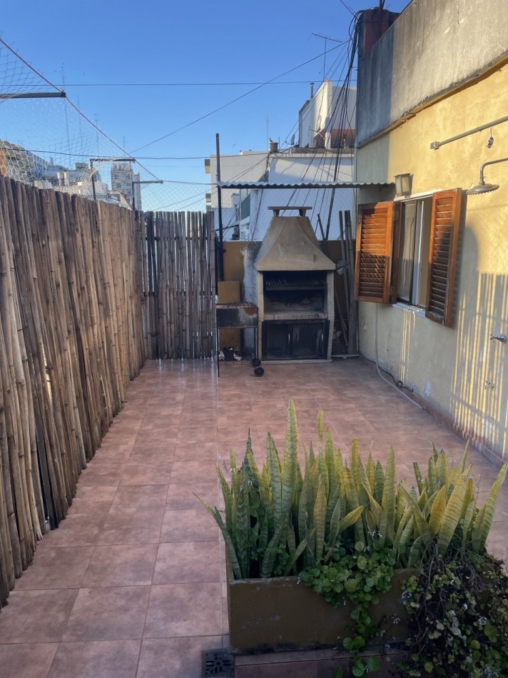 3 ambientes con balcon terraza al frente