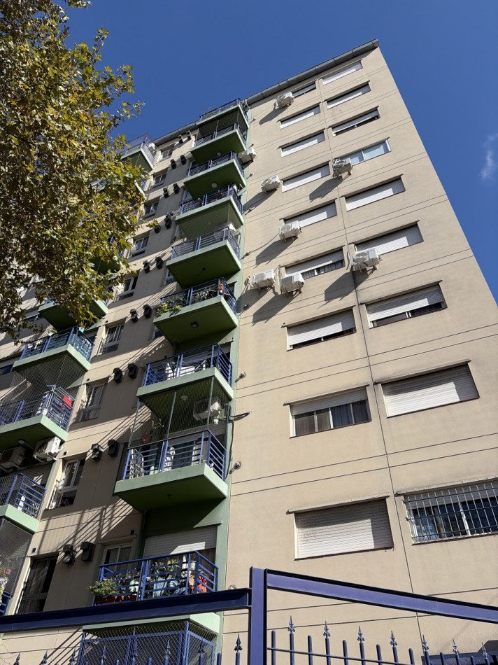 Hermoso 2 ambientes con balcon al frente 