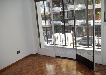 2 ambientes al frente con balcon