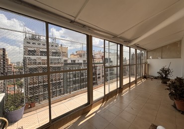 Hermoso tres ambientes con balcon terraza 