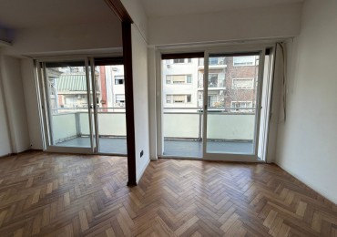 4 ambientes al frente + habitacion de servicio + espacio guarda coche fijo + Baulera 